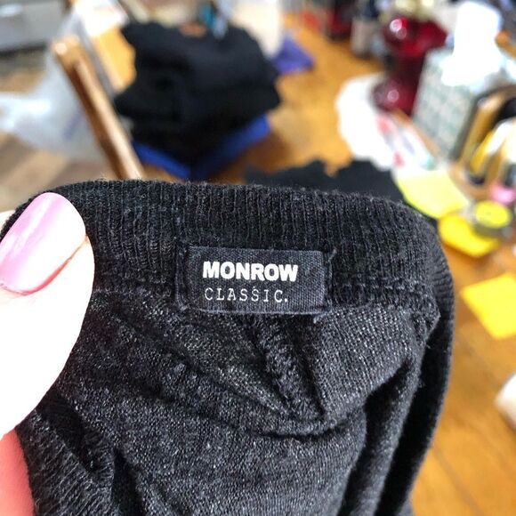 MONROW Classic V-Neck Heather Short Sleeve Tee - S - Picture 9 of 11